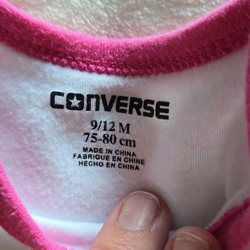 Converse pink white